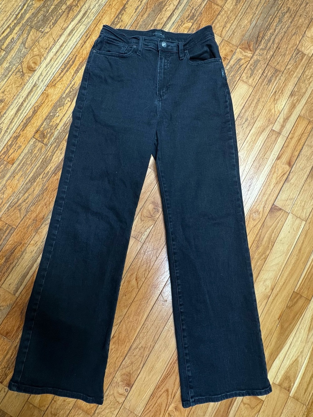Women’s Black Straight-Leg Jeans